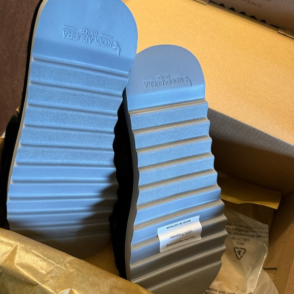 Kookaburra UGG’s. Size 9 NWT AND BOX Black in color never worn - Picture 9 of 12